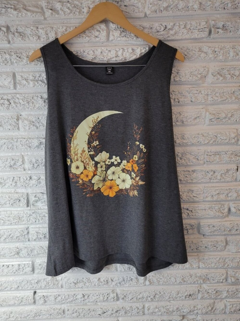 Shein Curve Womens Top 3XL Plus Tank Racerback Crescent Moon Gray FLO117E
